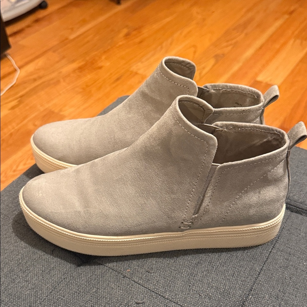 Dolce Vita Light Gray Suede Slip-On Sneakers